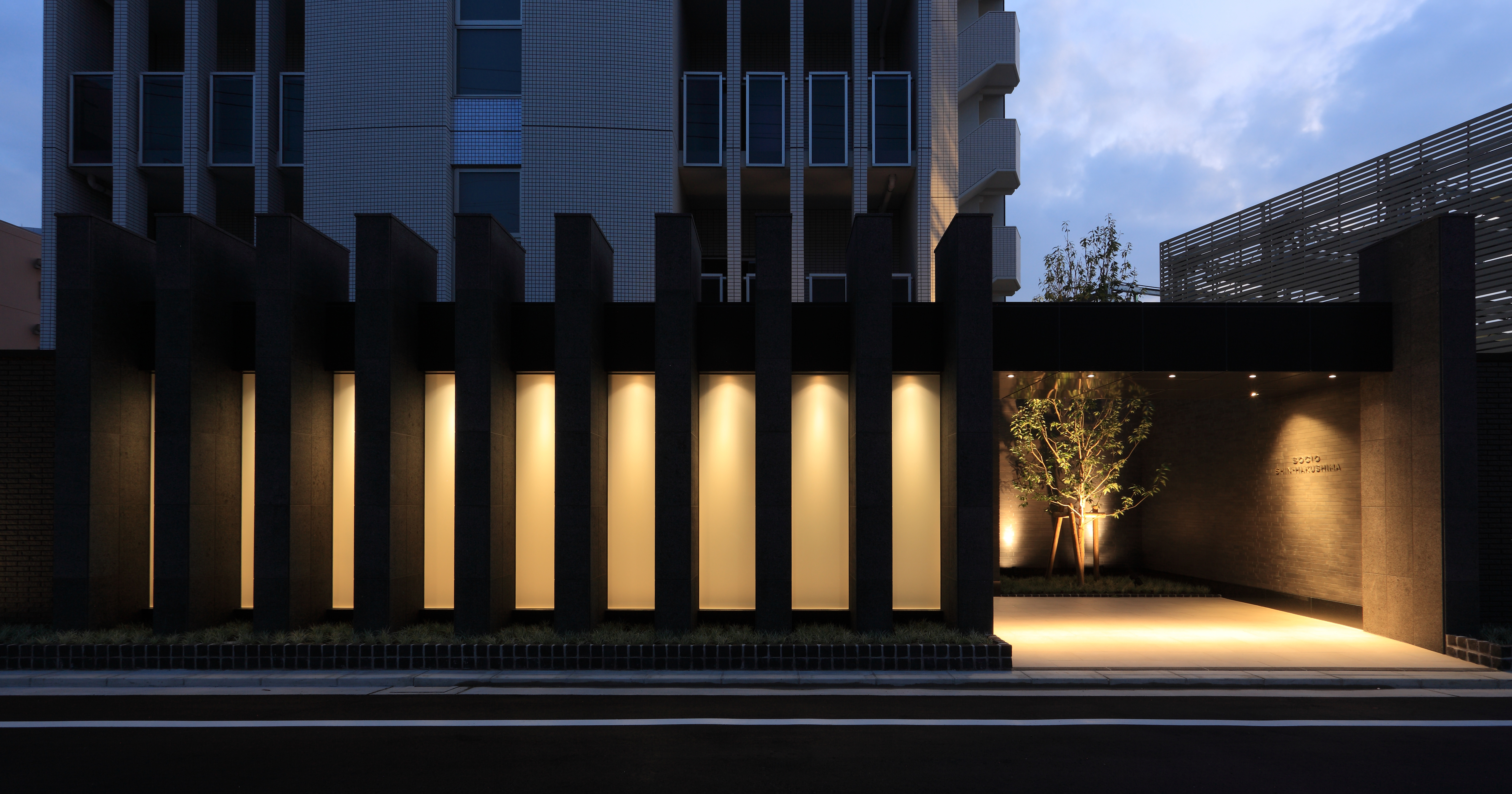 08._MG_8532　アプローチ夜景203×106